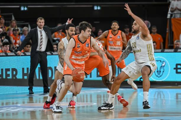 自己之间相 自己之间相