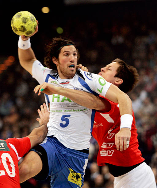 国青前锋 国青前锋